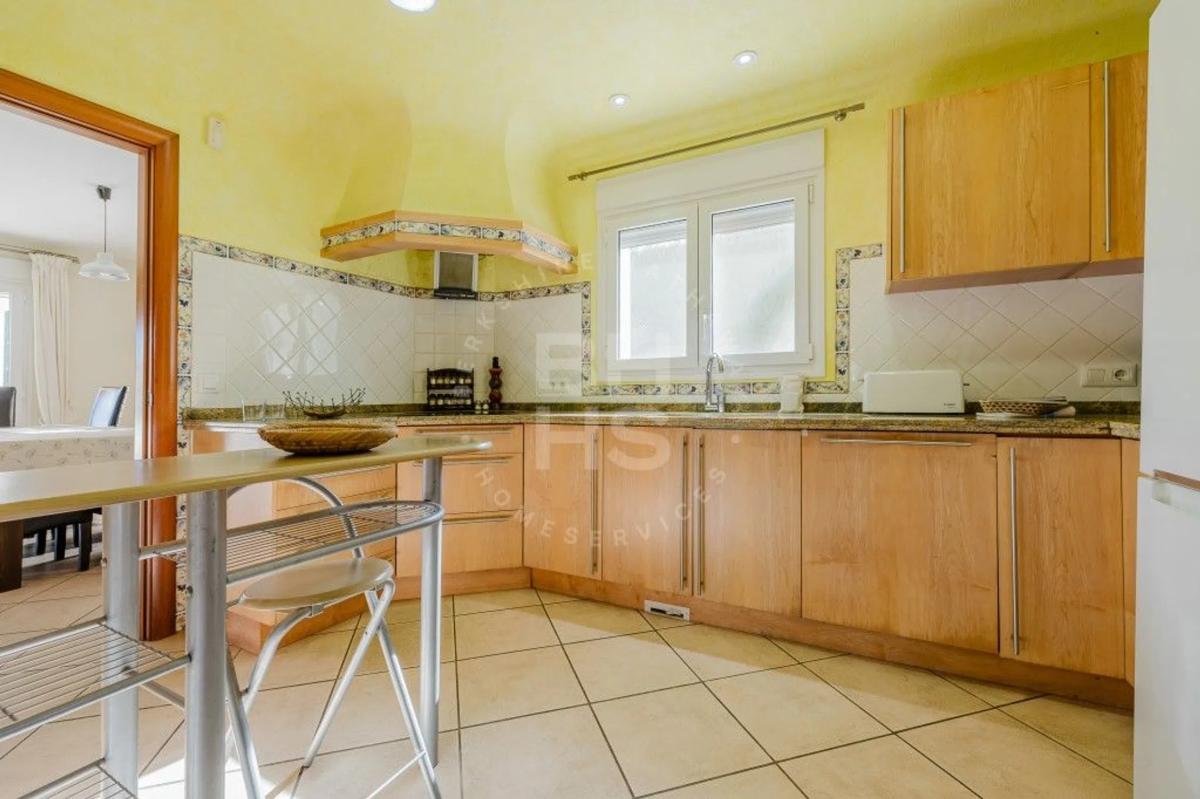 Properties for sale and rent in Spain photo 5