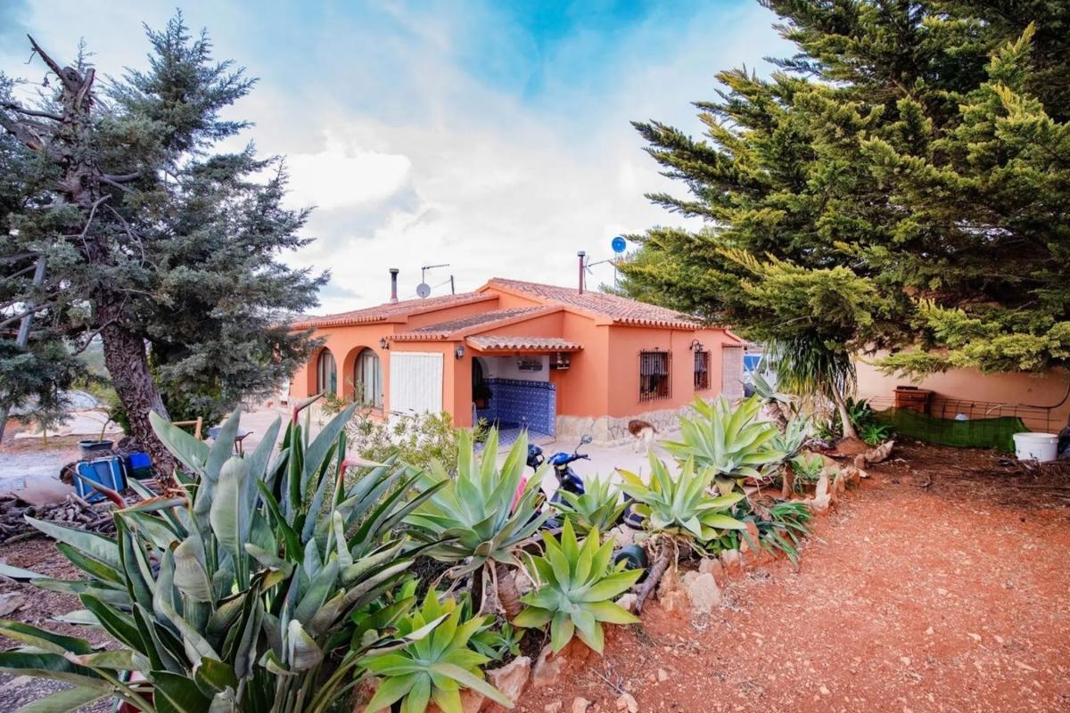 Sale of independent chalet in Benissa pueblo, Benissa
photo 2