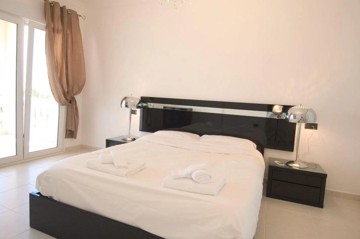 Sale of apartment in La Fustera, Benissa
photo 2