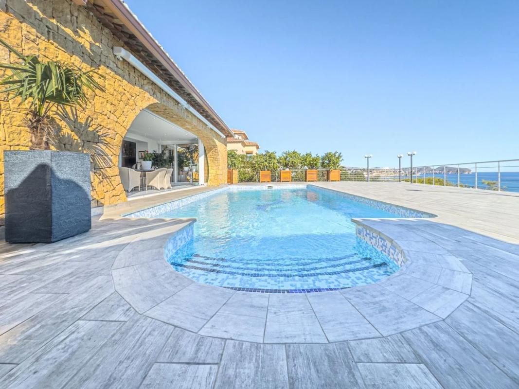 Properties for sale and rent in Spain photo 1