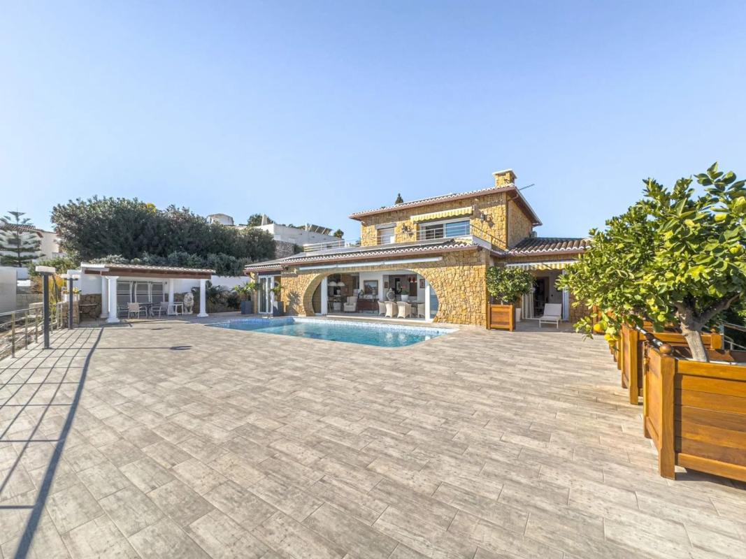 Properties for sale and rent in Spain photo 2
