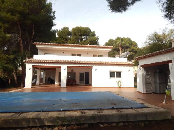 Chalet independiente en venta en Cala Advocat - Baladrar, Benissa
 photo 1