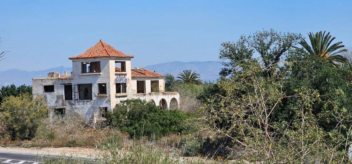Terreno en venta en Almoradí, Alicante photo 2