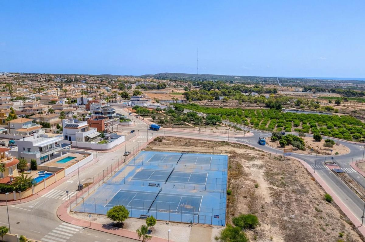 Działka na sprzedaż w Ciudad Quesada, Alicante photo 3