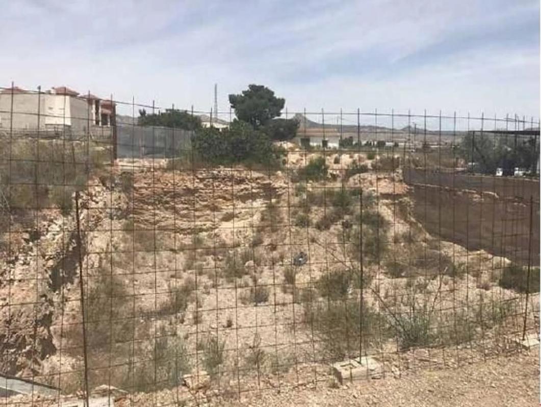 Terreno en venta en Orihuela, Alicante photo 1