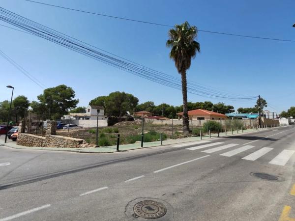 Terreno en avenida Pino del p C, 70 photo 1