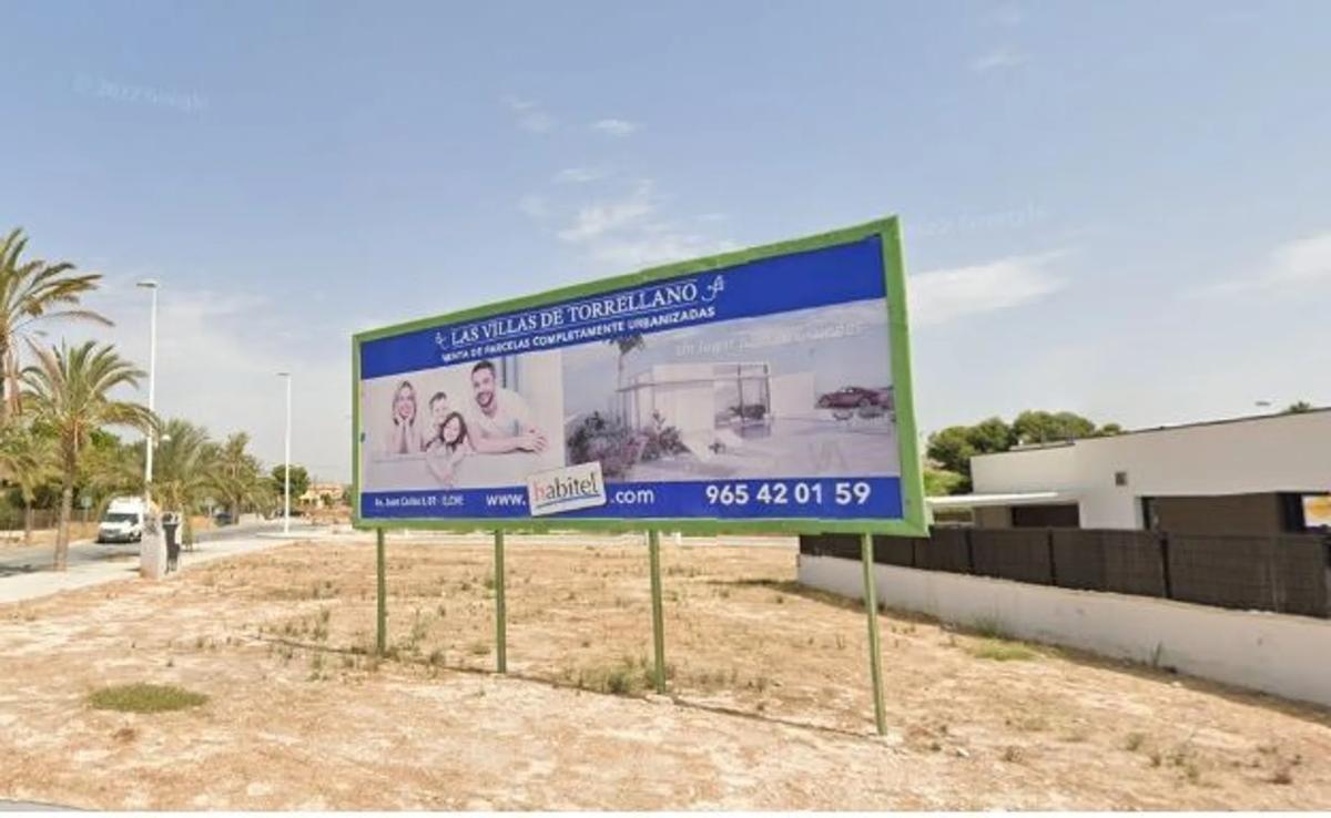Terreno en venta en Elche / Elx, Alicante photo 1