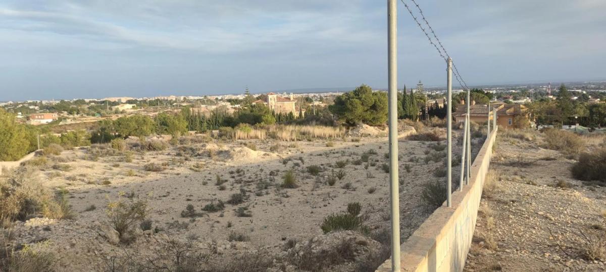 Terreno en venta en Elche / Elx, Alicante photo 2