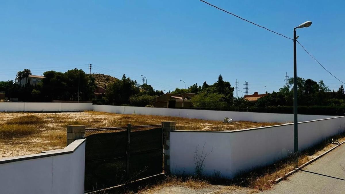 Terreno en venta en Alicante / Alacant, Alicante photo 3