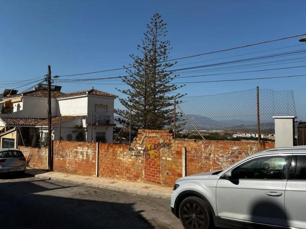 Terreno en calle Escritor Galán Rivas s/n photo 4