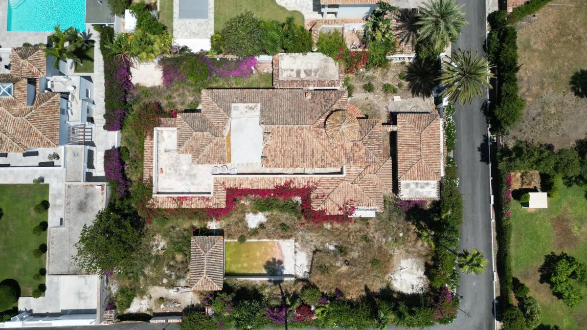 Terreno en venta en Estepona, Malaga photo 2