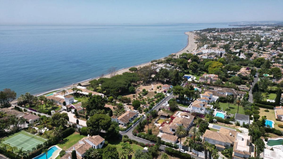 Terreno en venta en Estepona, Malaga photo 3