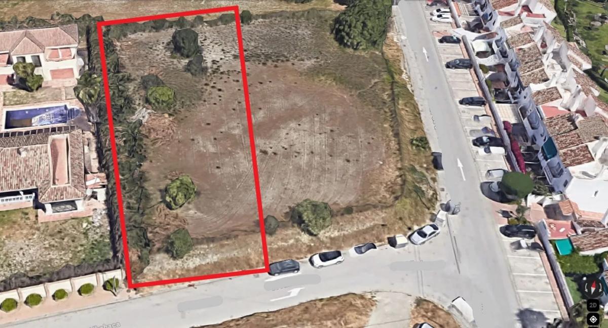Land for sale in Estepona, Malaga photo 1