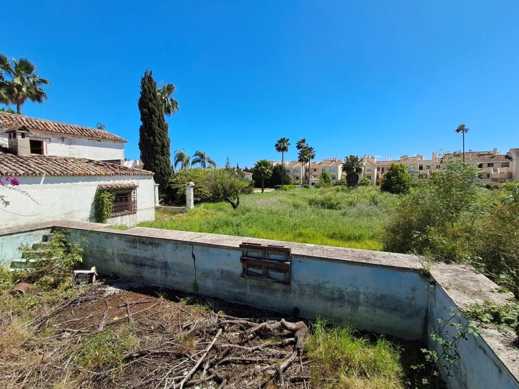 Land for sale in Estepona, Malaga photo 1