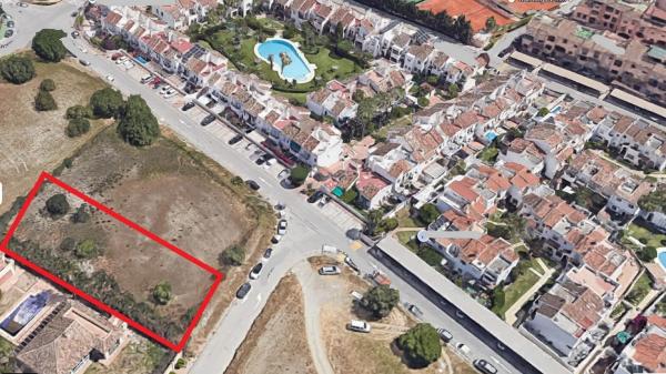 Terreno en calle Albahaca thumbnail 1