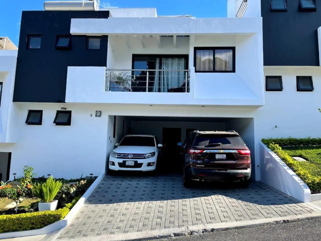 Terreno en venta en Estepona, Malaga photo 1