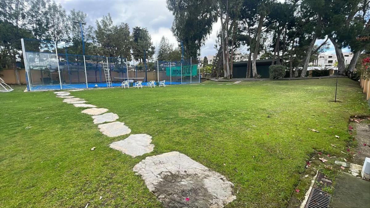 Terreno en venta en Estepona, Malaga photo 1