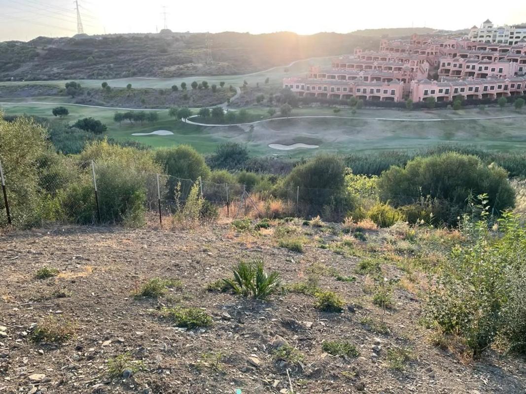 Terreno en venta en Estepona, Malaga photo 2