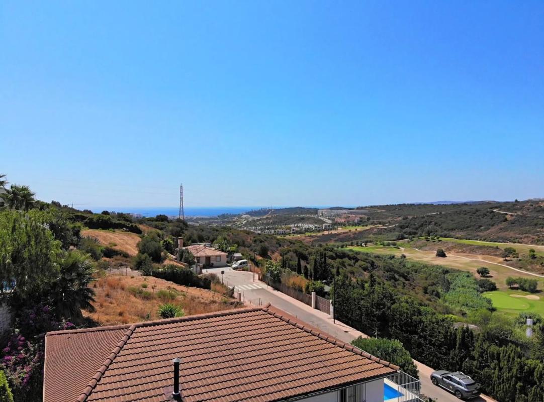 Działka na sprzedaż w Estepona, Malaga photo 1