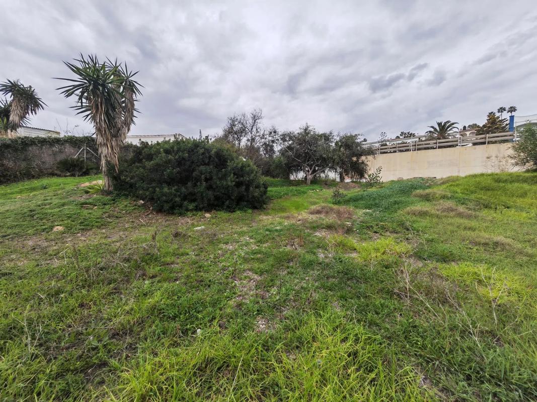 Terreno en venta en Estepona, Malaga photo 1