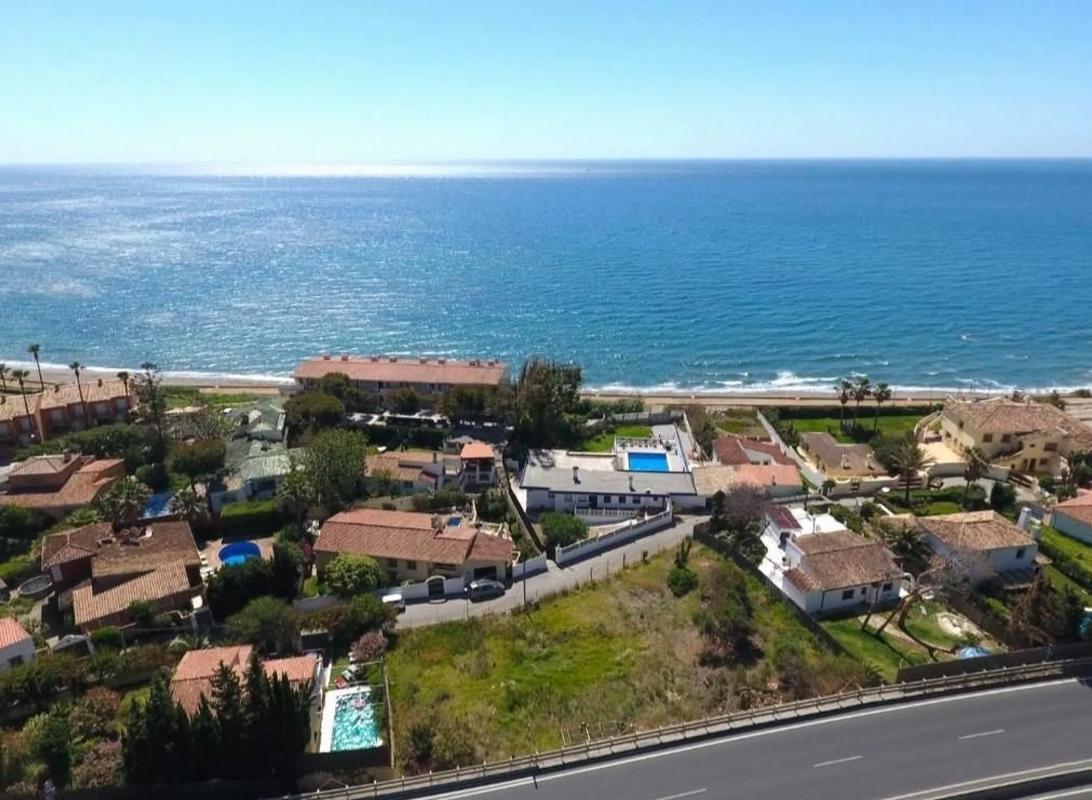 Terreno en venta en Estepona, Malaga photo 1