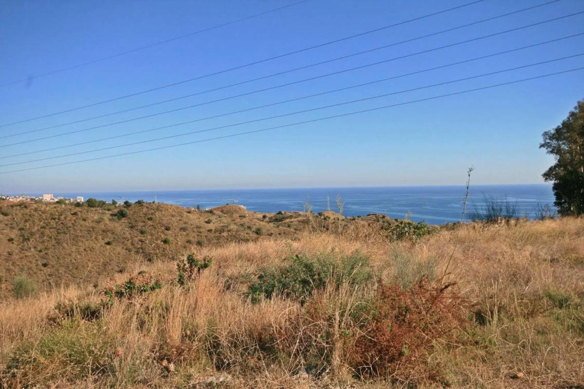 Terreno en venta en Fuengirola, Malaga photo 1
