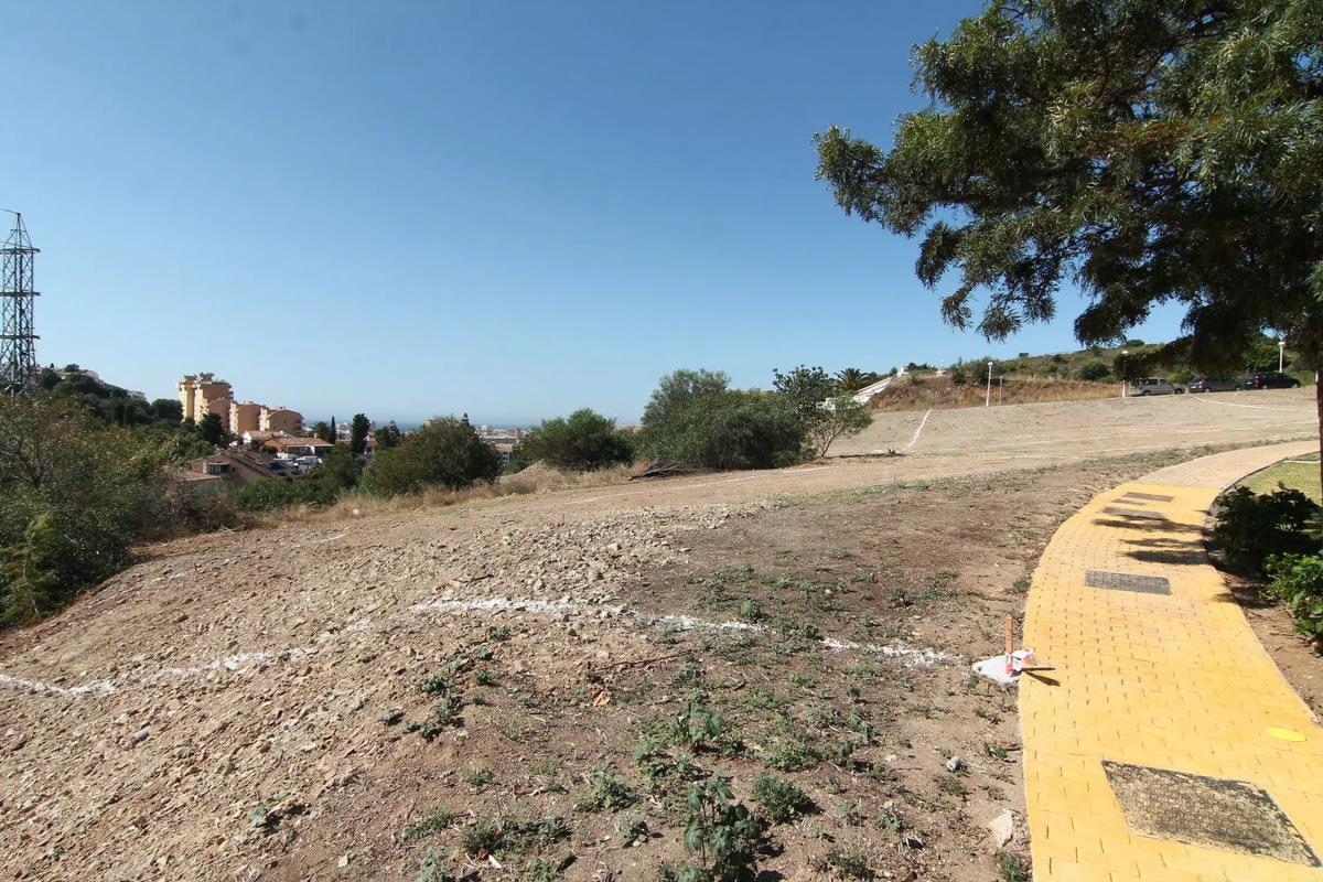 Terreno en venta en Fuengirola, Malaga photo 4