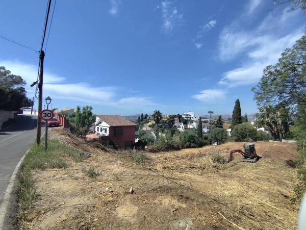 Terreno en Urbanización la Sierrezuela thumbnail 2