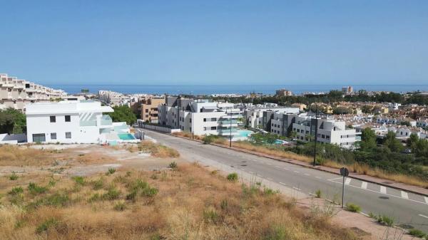 Terreno en calle Sierra de Baza thumbnail 1