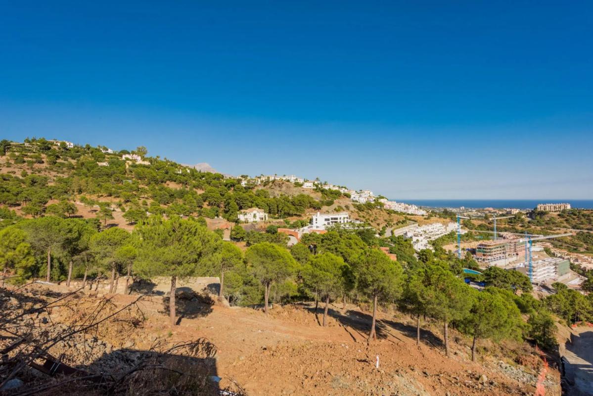 Działka na sprzedaż w Benahavís, Malaga photo 2