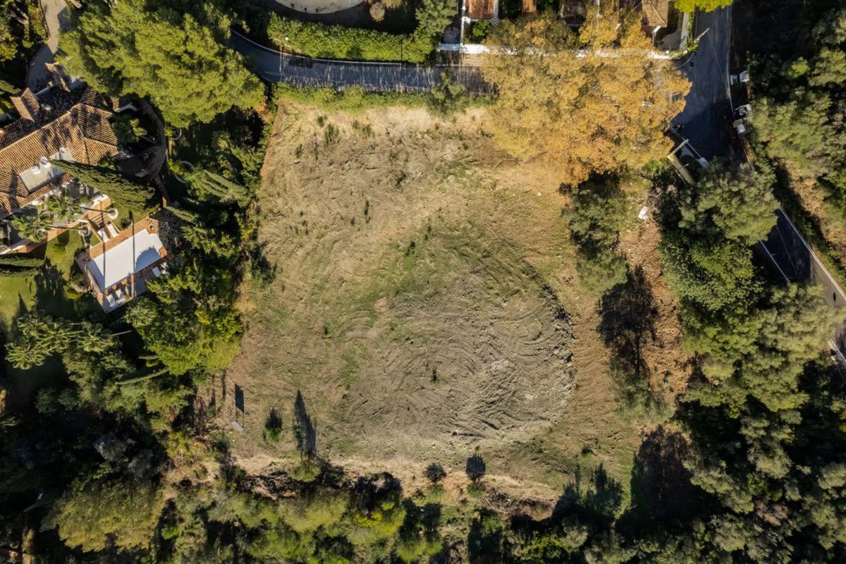Land for sale in Benahavís, Malaga photo 1