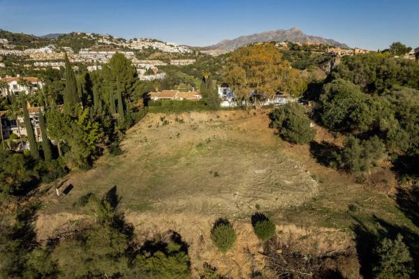 Terreno en Urbanizacion Puerto de los Almendros thumbnail 2