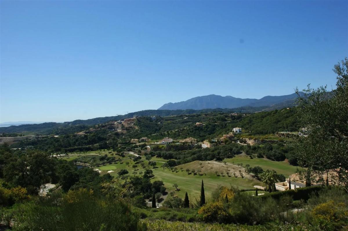 Terreno en venta en Benahavís, Malaga photo 2