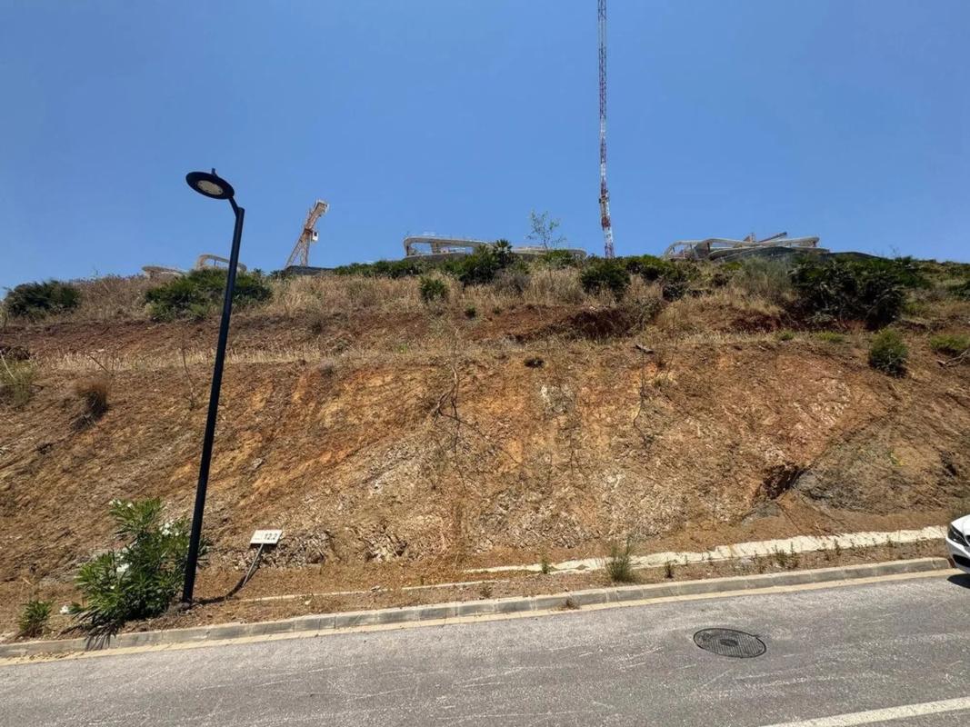 Terreno en venta en Benahavís, Malaga photo 1