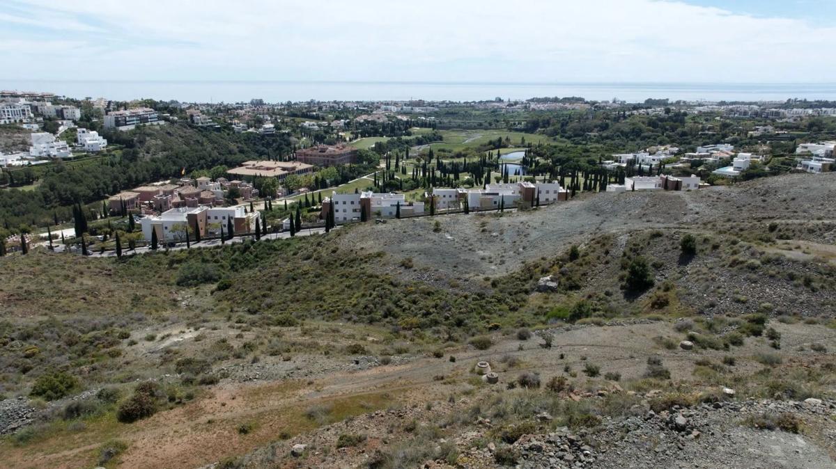 Terreno en venta en Benahavís, Malaga photo 2