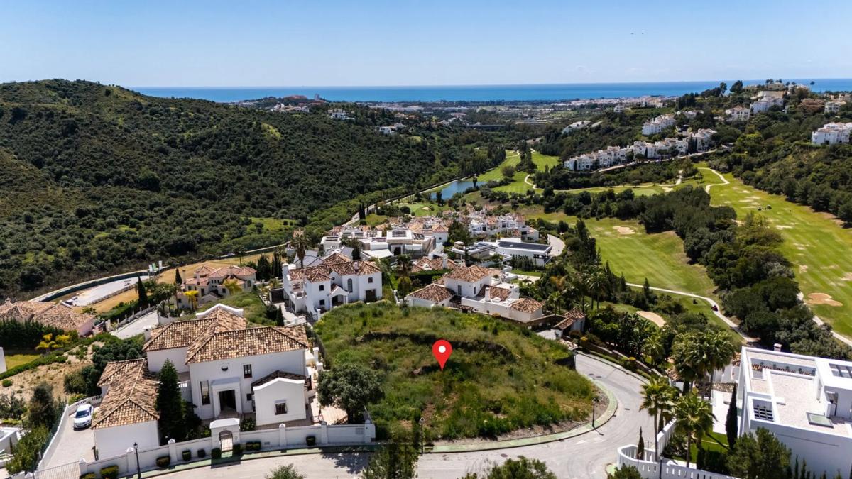 Terreno en venta en Benahavís, Malaga photo 2
