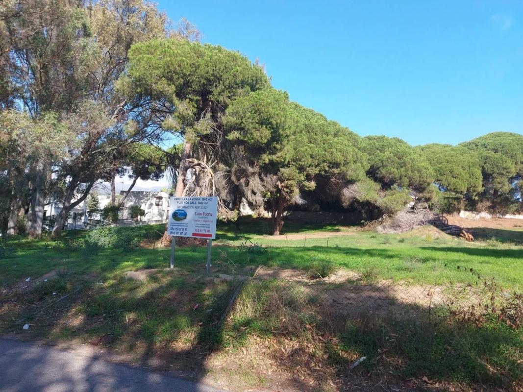 Działka na sprzedaż w Marbella, Malaga photo 1