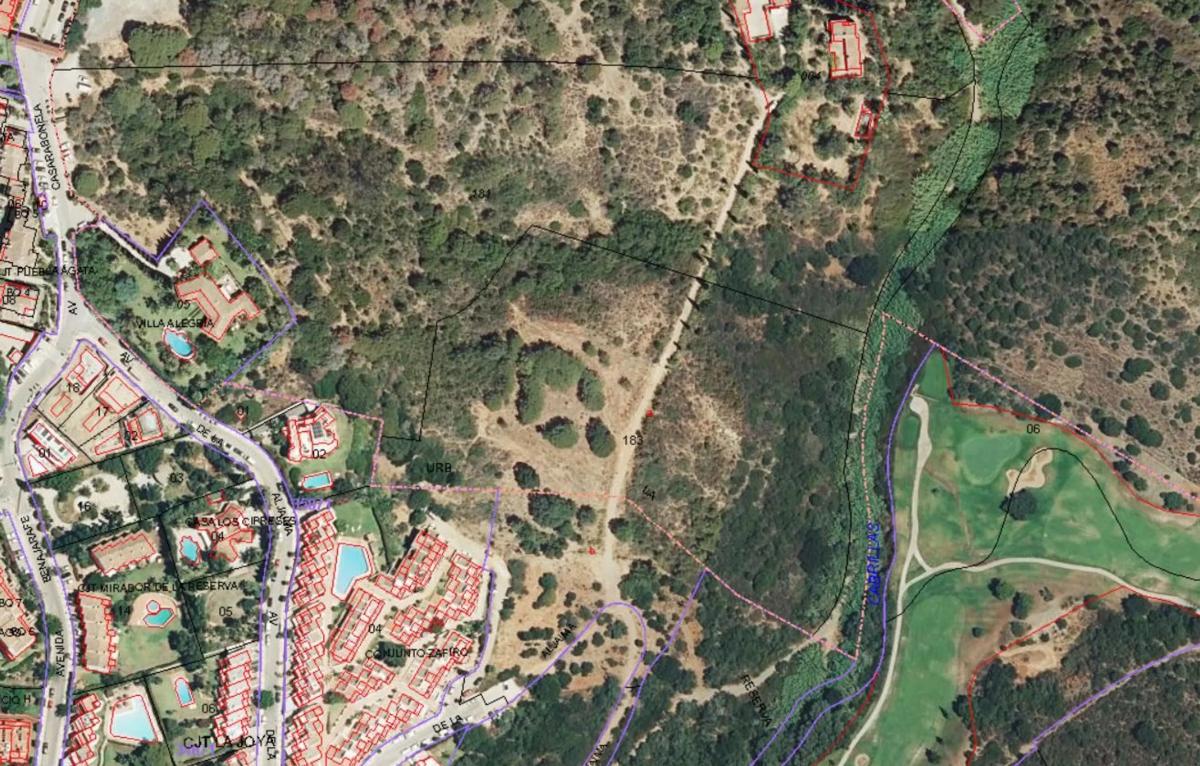 Terreno en venta en Marbella, Malaga photo 1