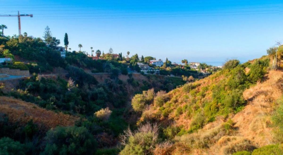 Terreno en venta en Marbella, Malaga photo 1