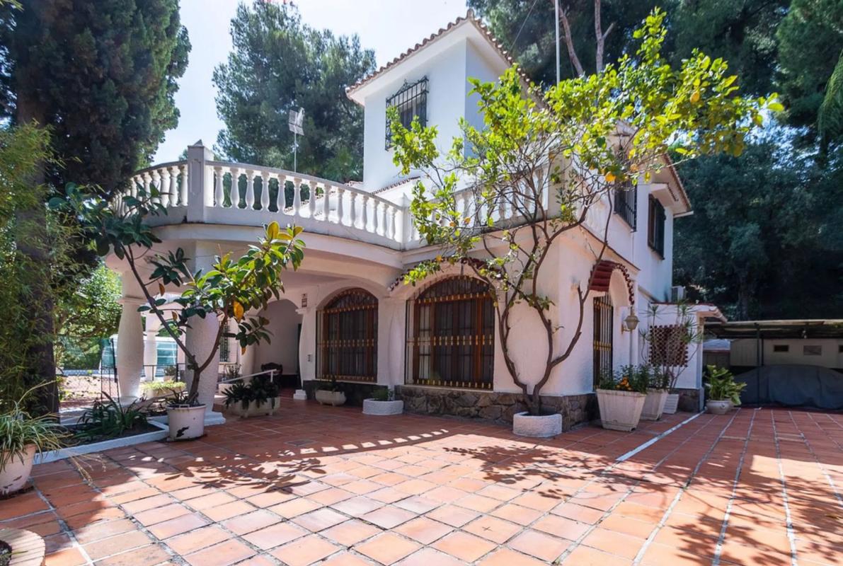 Terreno en venta en Marbella, Malaga photo 2