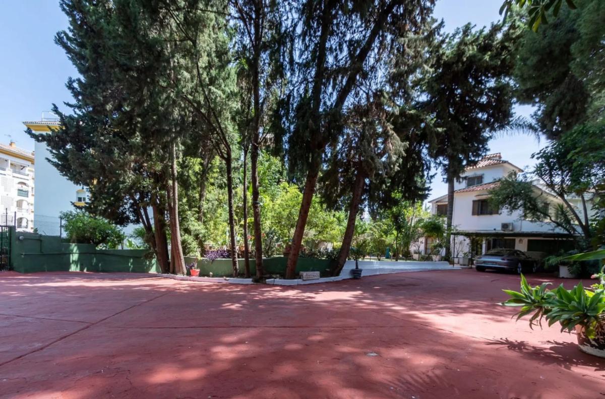 Terreno en venta en Marbella, Malaga photo 4