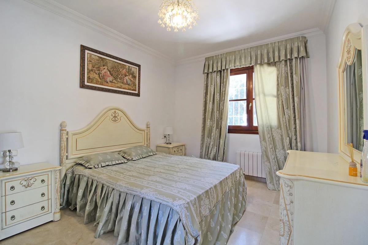 Terreno en venta en Marbella, Malaga photo 1