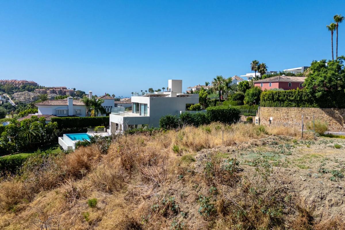 Terreno en venta en Marbella, Malaga photo 2