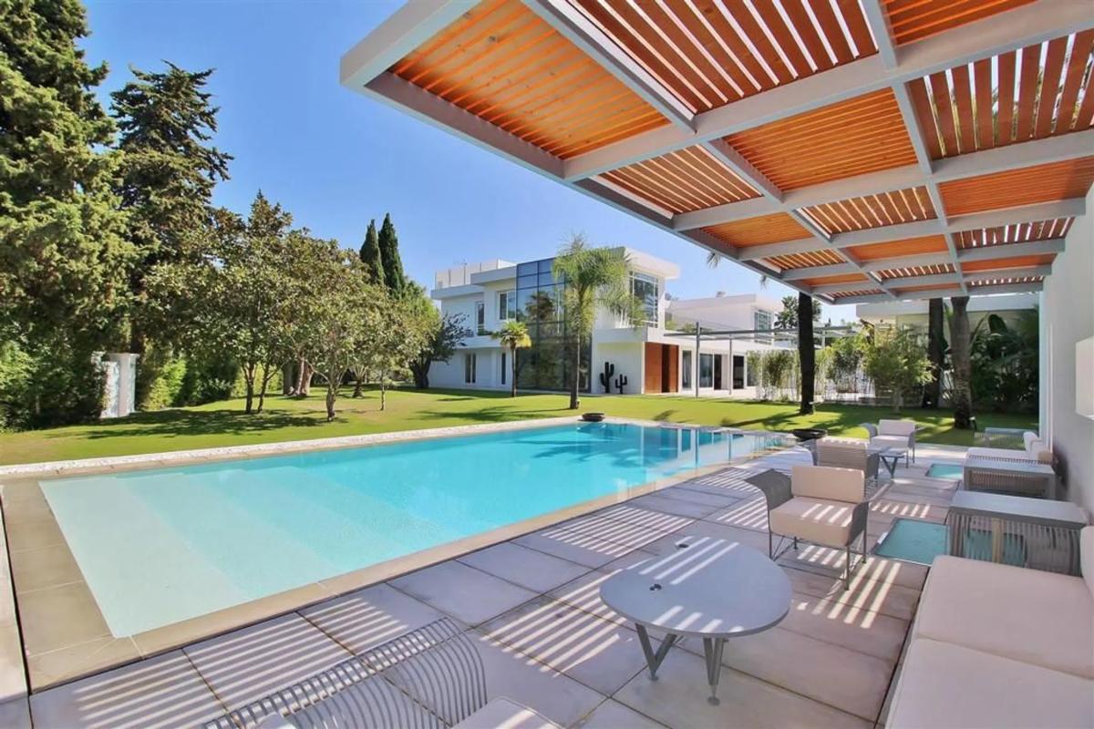 Terreno en venta en Marbella, Malaga photo 1