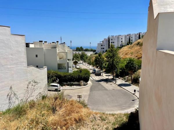 Terreno en calle Saturno photo 3