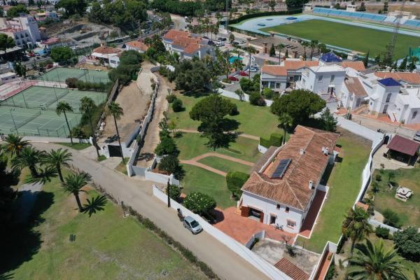 Terreno en calle Castillo, 15 thumbnail 2