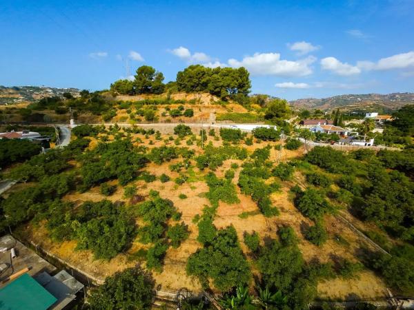 Terreno en Avda Pescia - Ctra de Frigiliana thumbnail 2