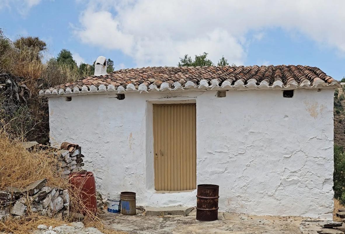 Terreno en venta en Sayalonga, Malaga photo 1