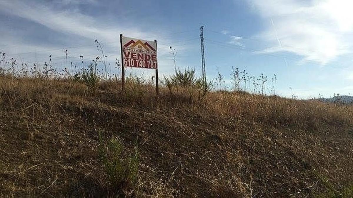 Участок земли на продажу в Велес-Малага, Малага photo 1