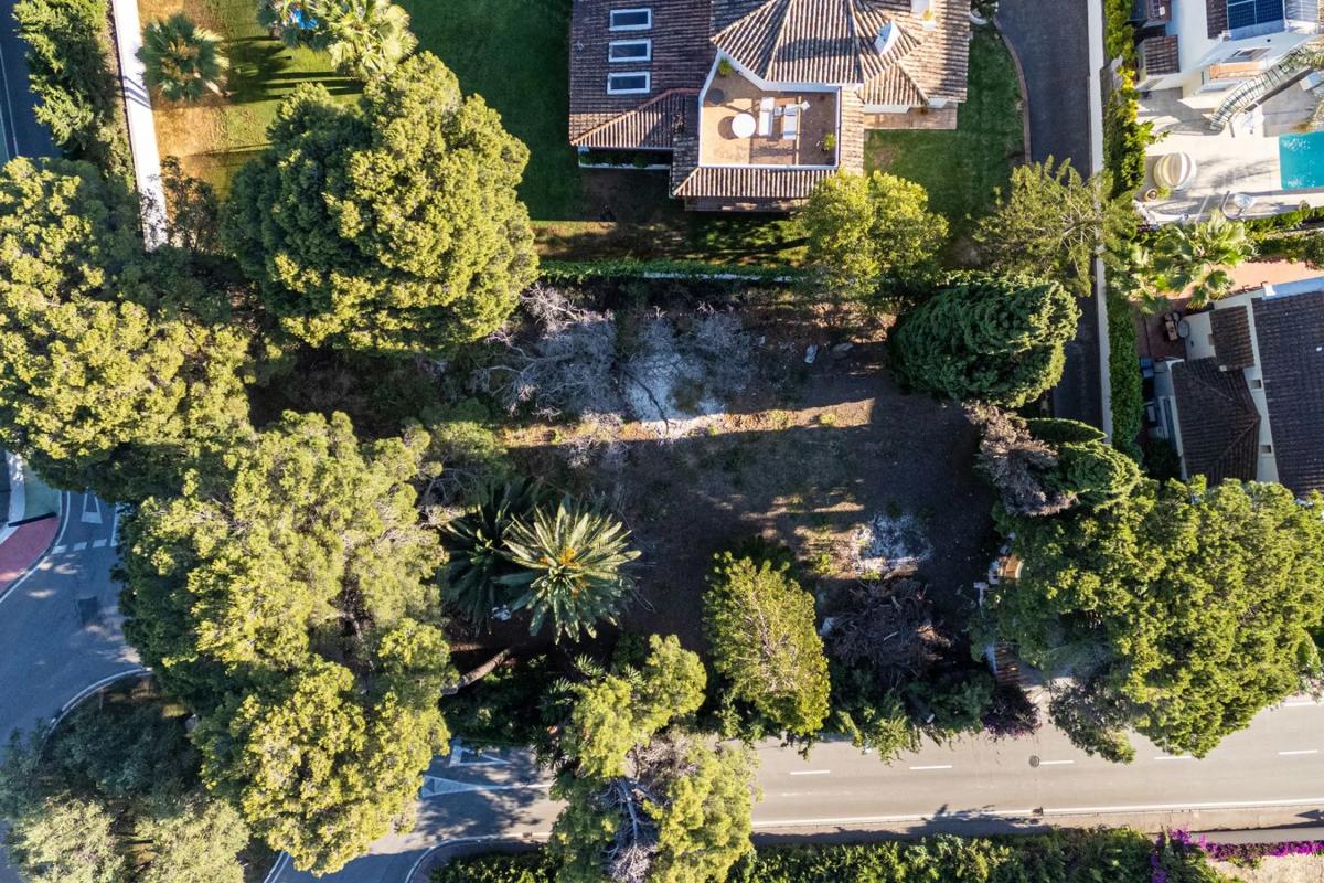 Terreno en venta en Marbella, Malaga photo 2